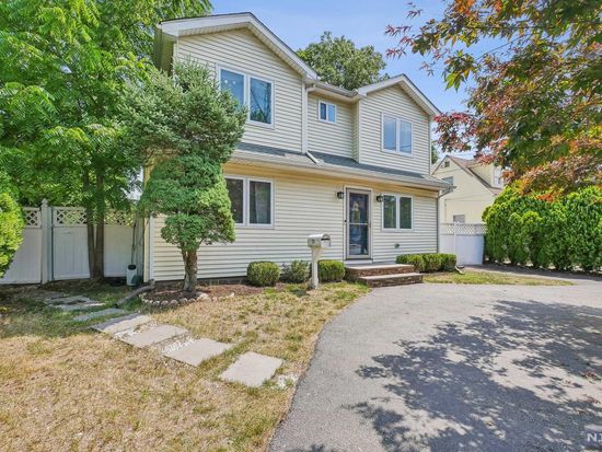 Zillow property image for 14 Decker Rd, Wanaque, NJ 07420