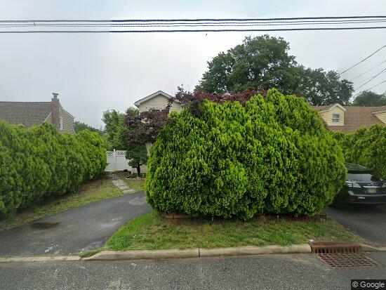 Zillow property image for 14 Decker Rd, Haskell, NJ 07420